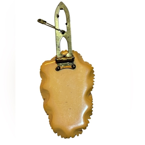 Vintage 30’s & 40’s Butterscotch Bakelight Clip - Picture 4 of 4